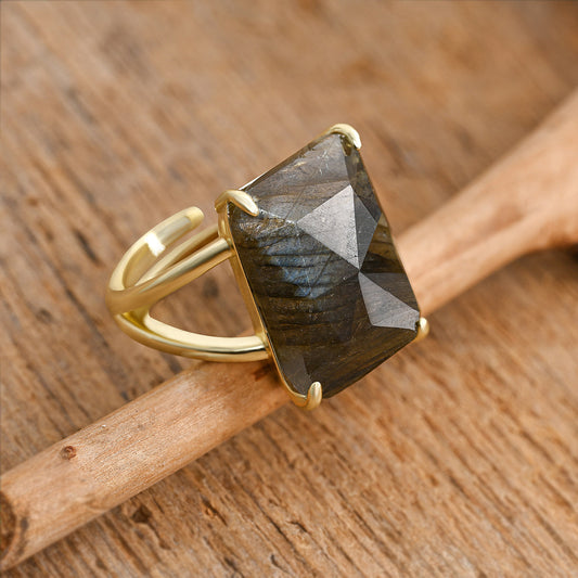Crown Jewel Ring mit Labradorit