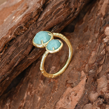 Twin Soul Ring Amazonit – getragen an der Hand