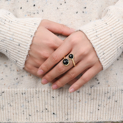 Twin Soul Ring Onyx – getragen an der Hand