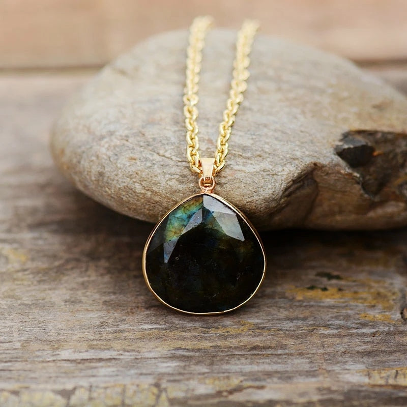 "Aurora Träne" Goldveredelter Labradorit Anhänger | Boho