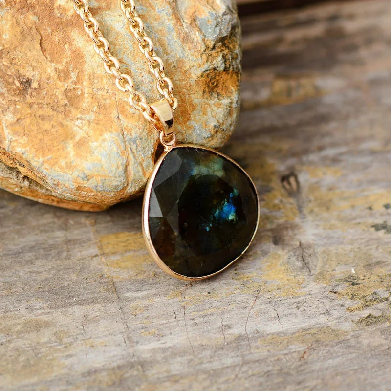 "Aurora Träne" Goldveredelter Labradorit Anhänger | Boho